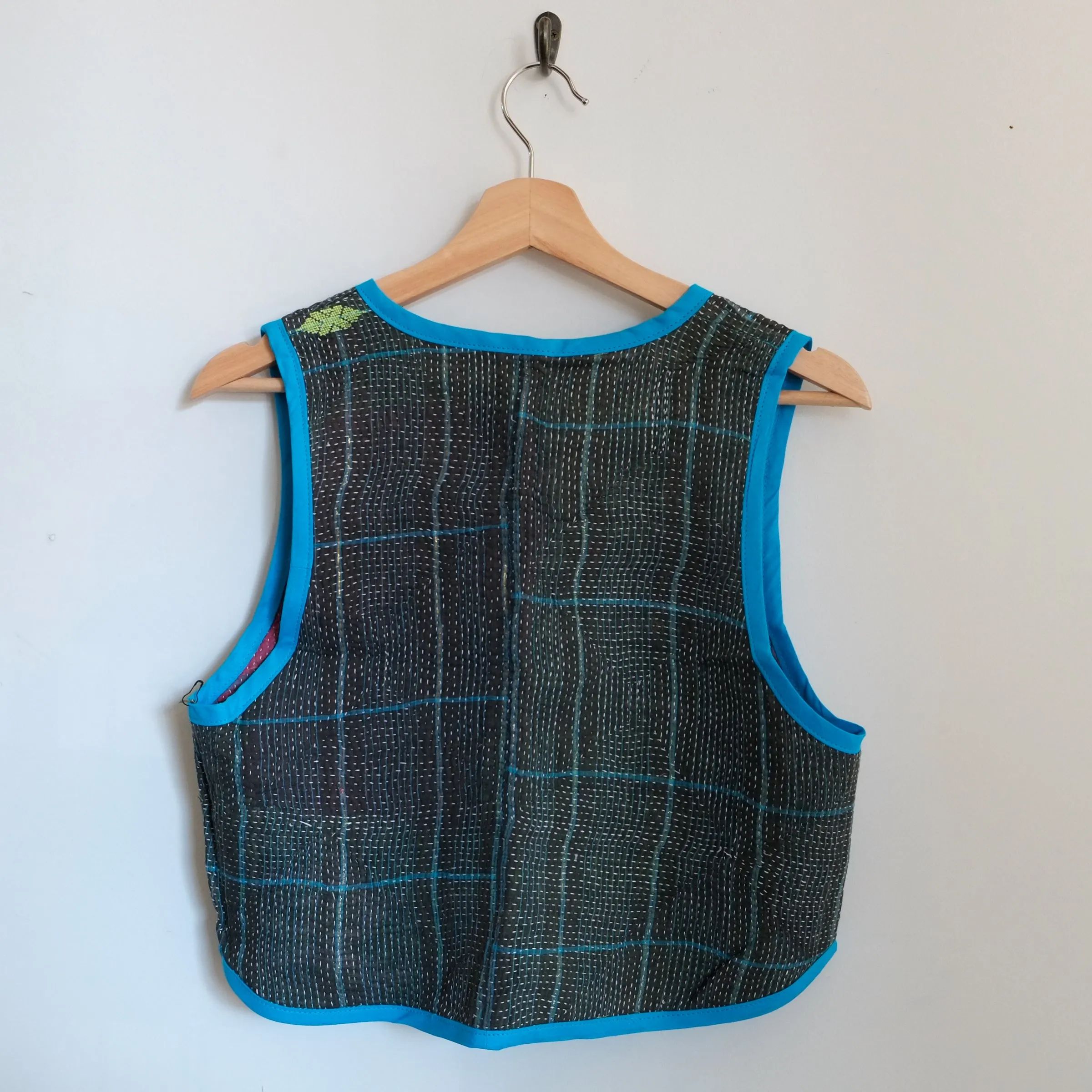 Amelia Sleeve Vest Dark Grey and Blue Plaid XS090