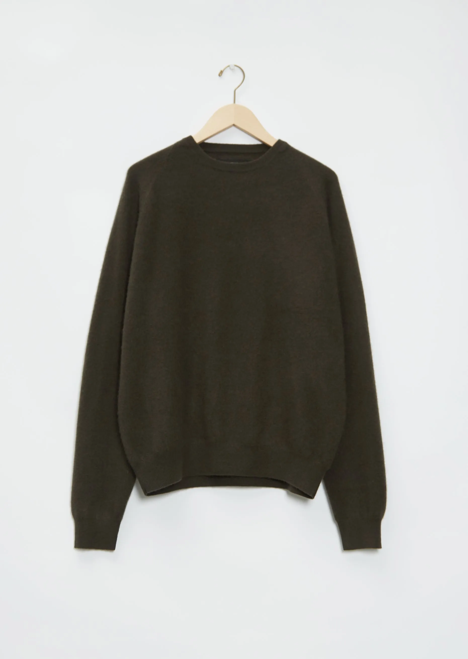 Boyfriend R-Neck Cashmere Sweater — Black Olive