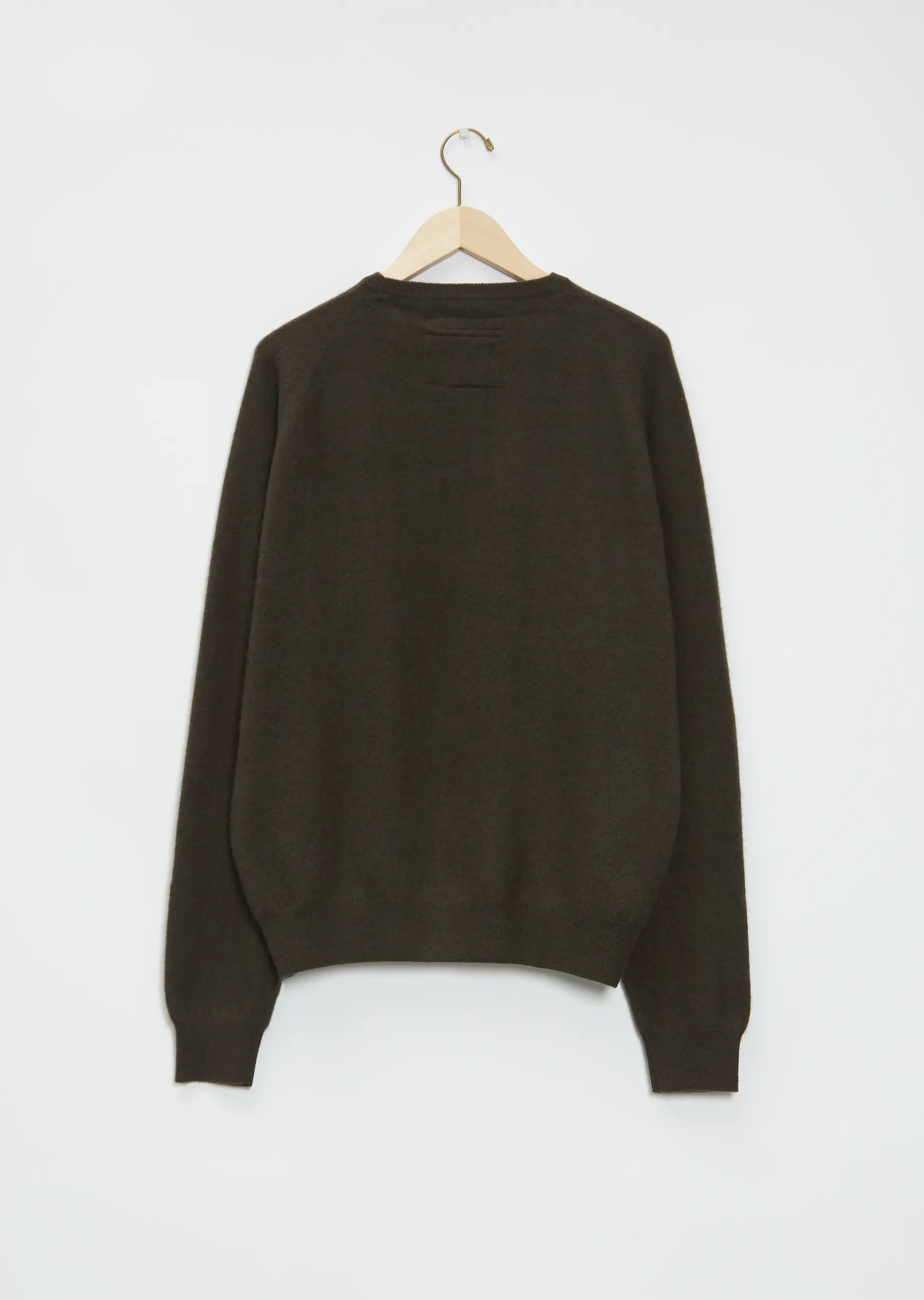 Boyfriend R-Neck Cashmere Sweater — Black Olive