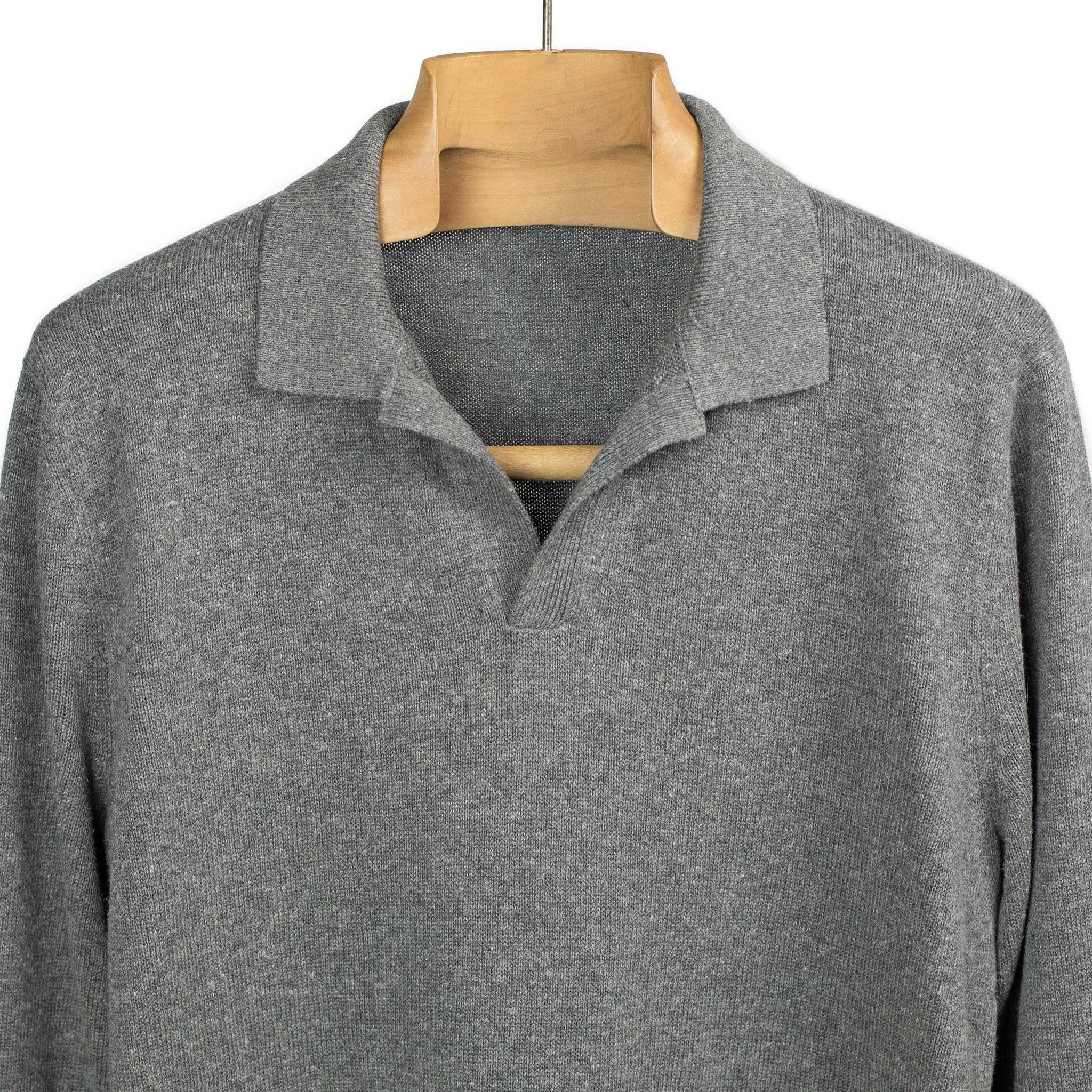 Long sleeve knit polo in grey cotton and linen