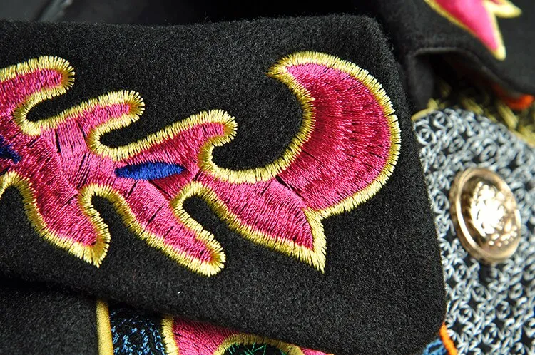 Persia Spring Autumn  Long sleeve Single-breasted Embroidery Overcoat