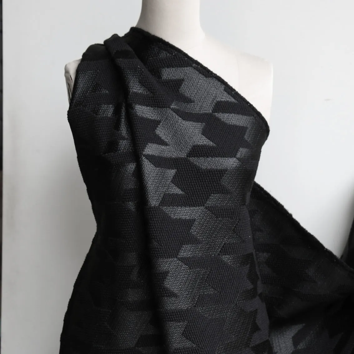 Remnant of Christie Nero Houndstooth